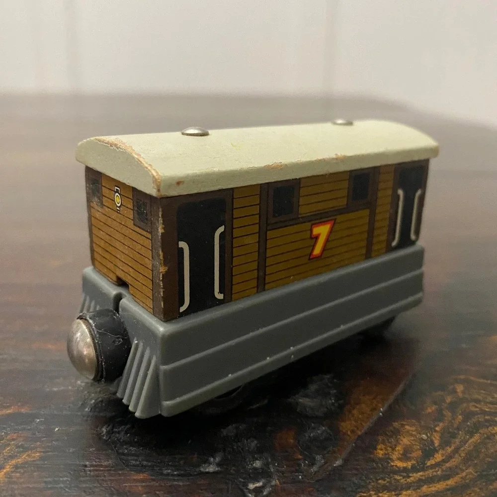 Thomas & Friends Wooden Railway Toby the Tram Engine Magnetic Train‎ No 7